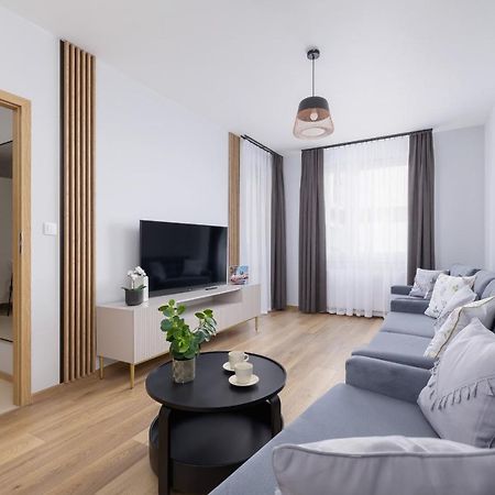 Osiedle Avia Harmonious Apartment With Balcony & Parking Cracow By Renters Prestige Kraków Zewnętrze zdjęcie