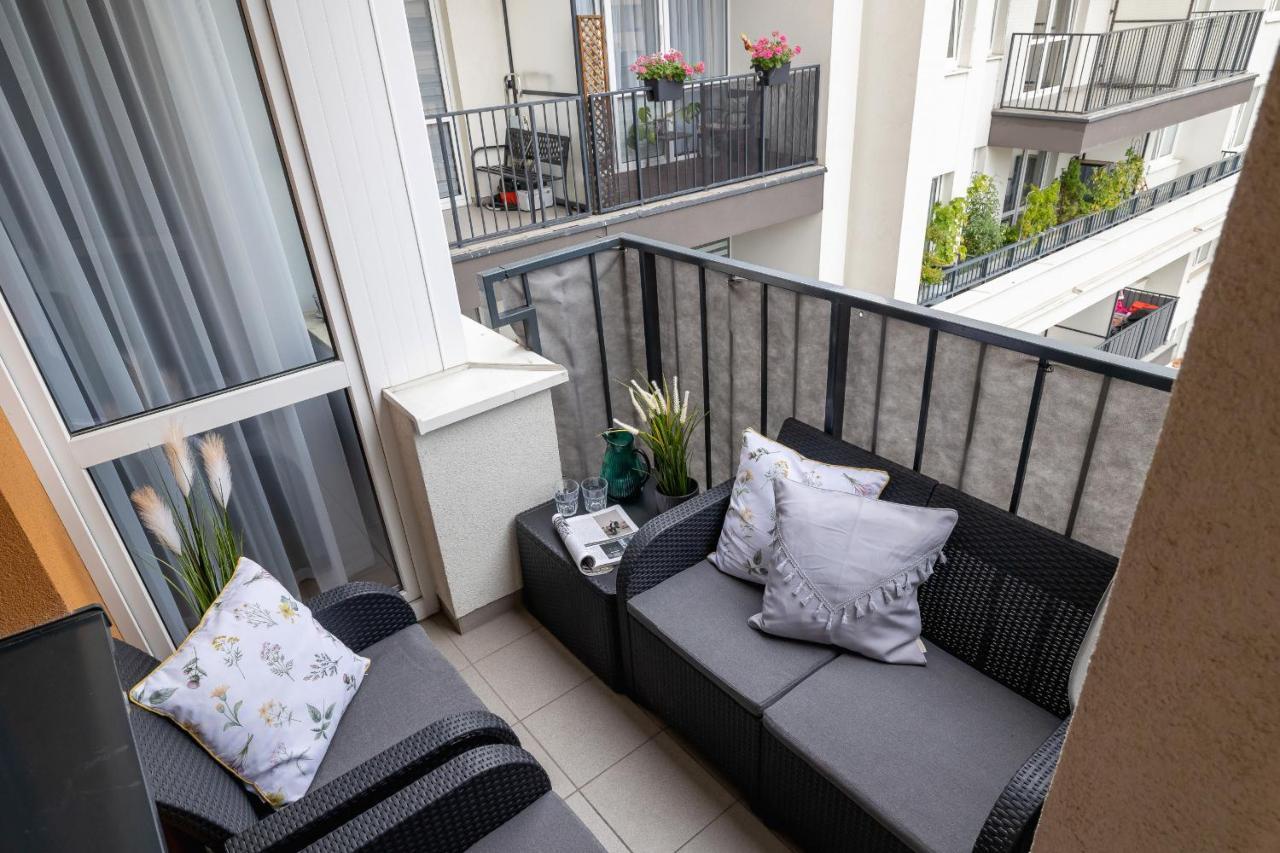 Osiedle Avia Harmonious Apartment With Balcony & Parking Cracow By Renters Prestige Kraków Zewnętrze zdjęcie